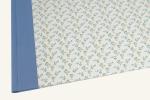 Beautiful folder with a delicate small floral pattern.
